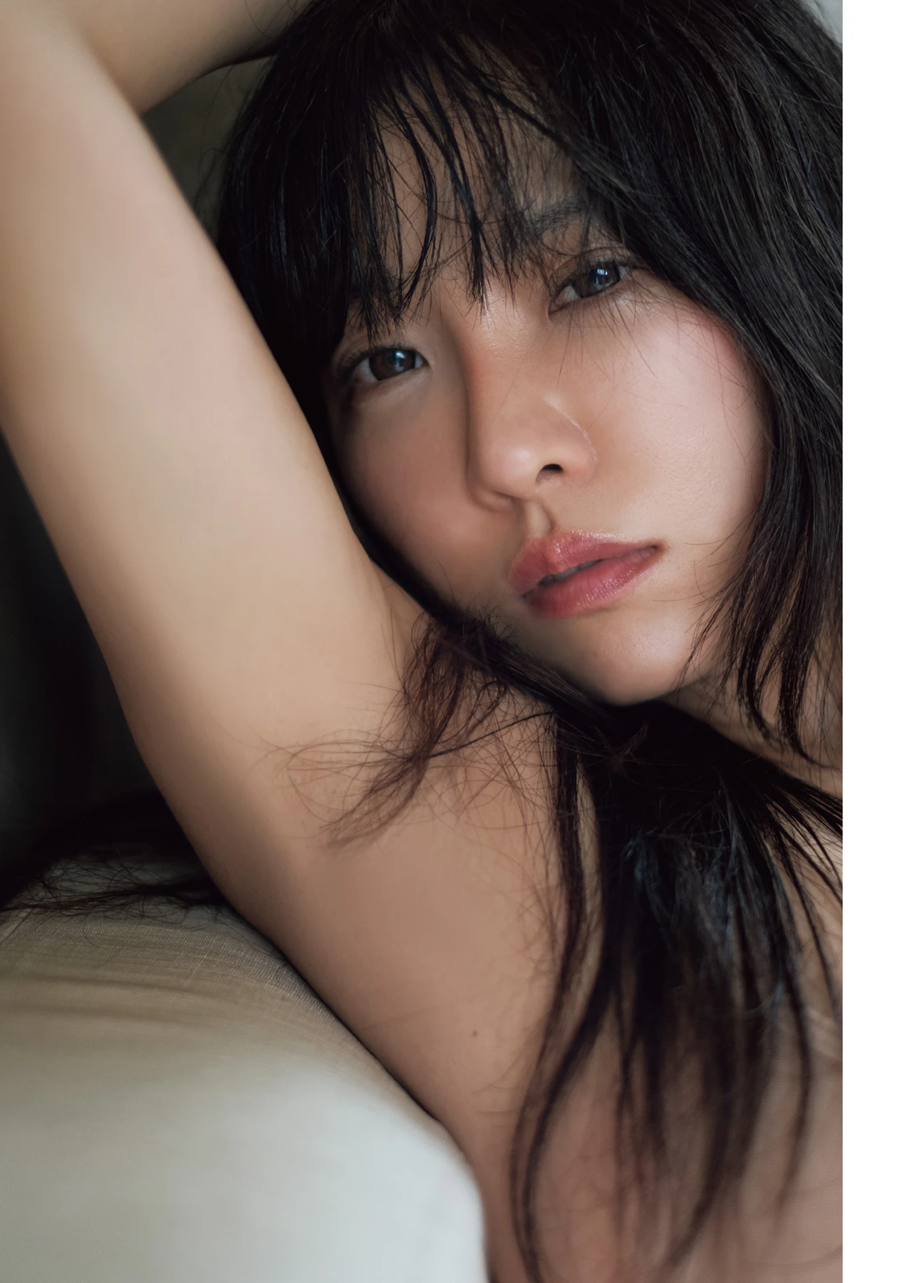 Hotaru Kusakabe 日下部ほたる – ヌード写真集 「赤い糸」 - P48