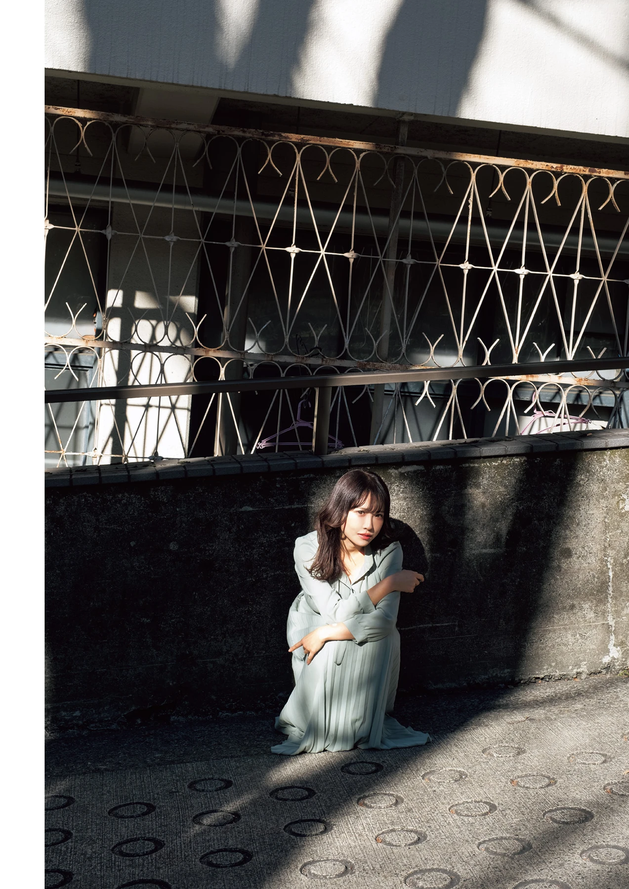 Hotaru Kusakabe 日下部ほたる – ヌード写真集 「赤い糸」 - P71