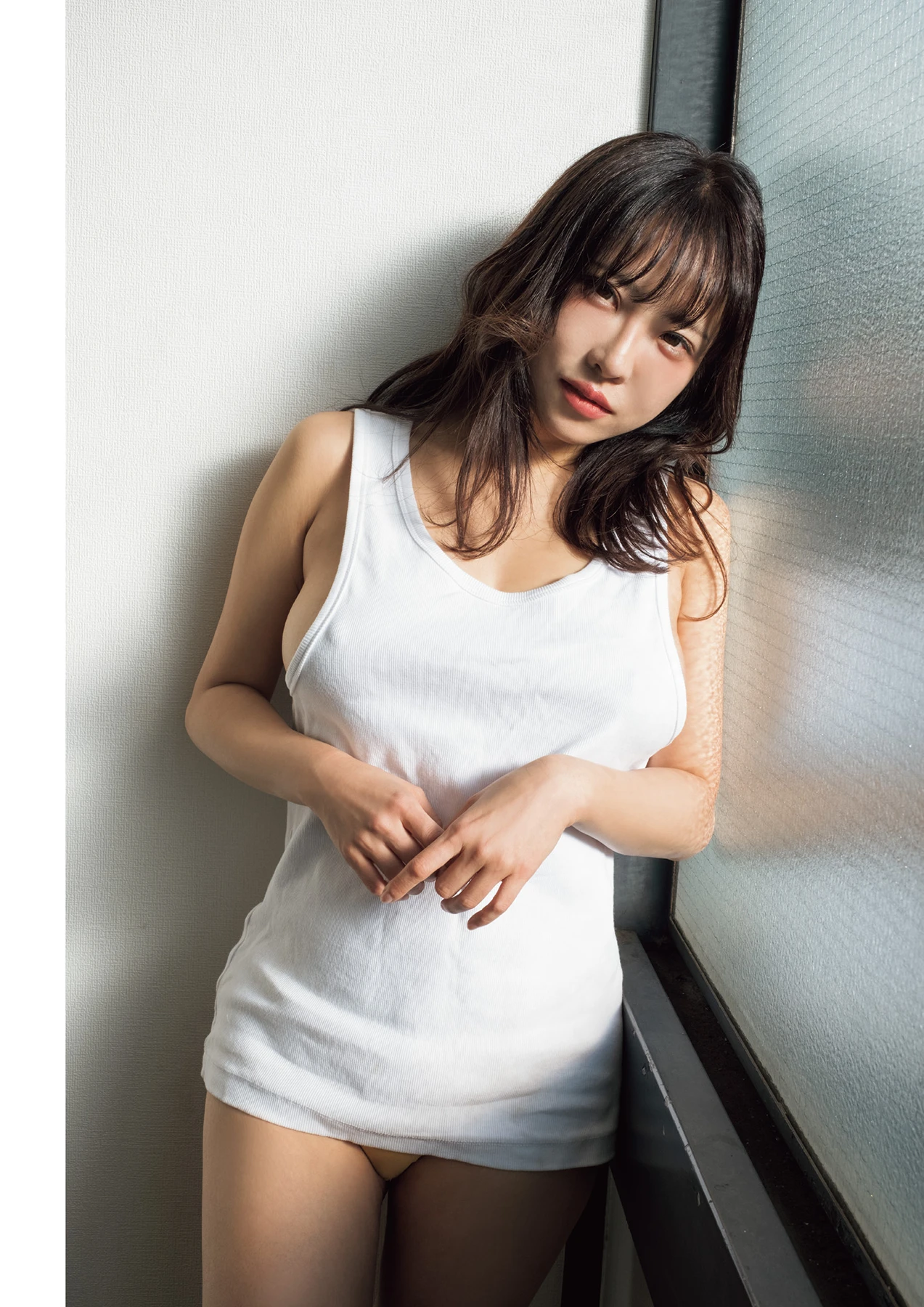 Hotaru Kusakabe 日下部ほたる – ヌード写真集 「赤い糸」 - P73