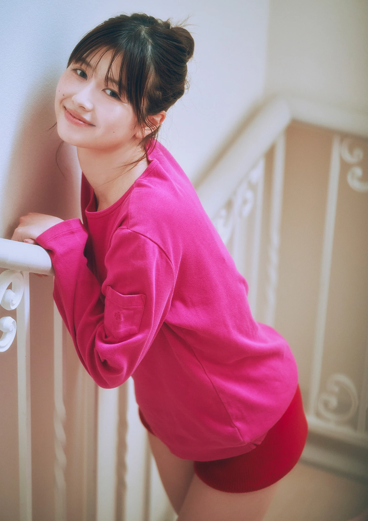 Yuzuha Saeki 冴木柚葉 – 写真集 「Lo-fi Girl」 - P3