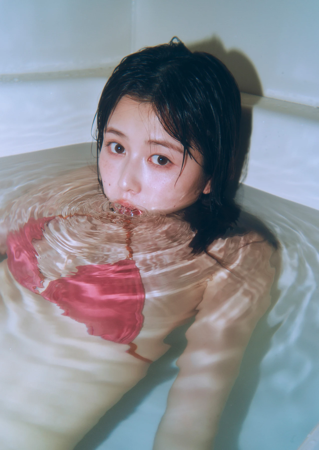 Yuzuha Saeki 冴木柚葉 – 写真集 「Lo-fi Girl」 - P41