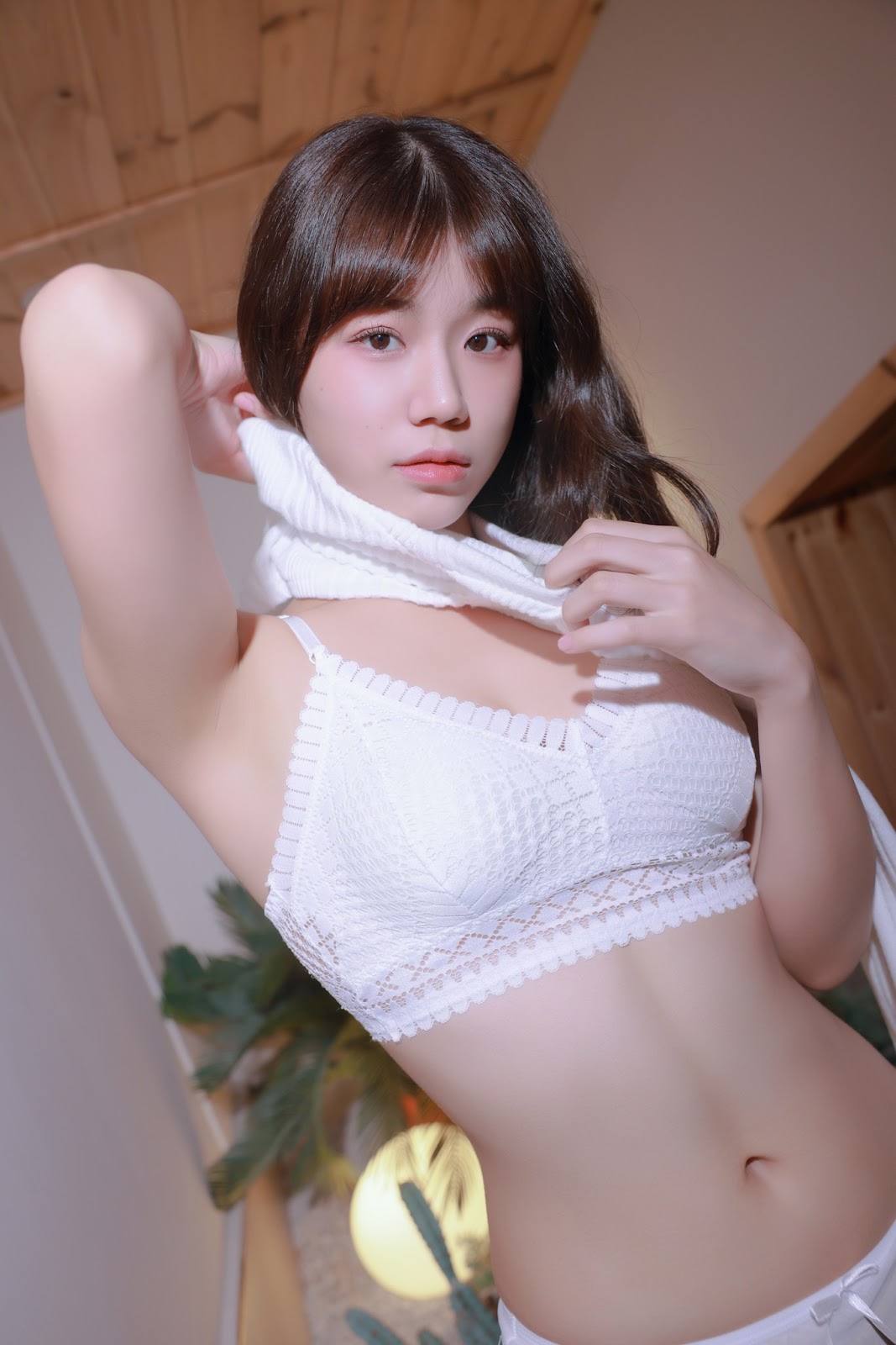 [SWEETBOX] Yui (유이) – SWTB Vol.49 Thru Thru - P56