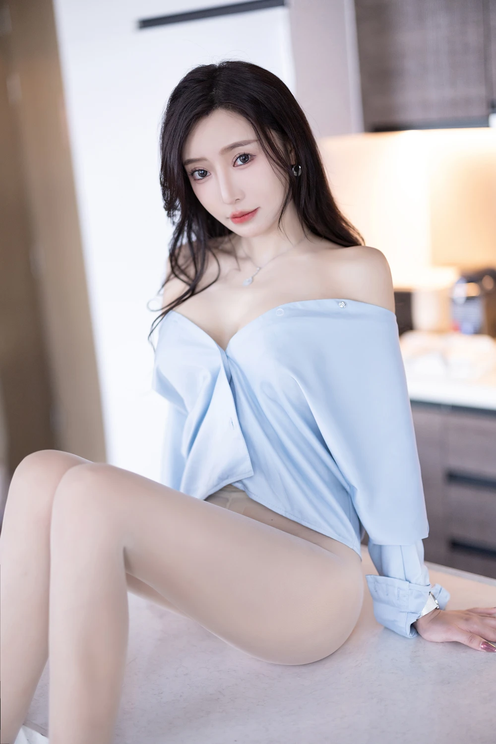 王馨瑶Yanni – 灰蓝色西裤配丝绸上衣 - P65