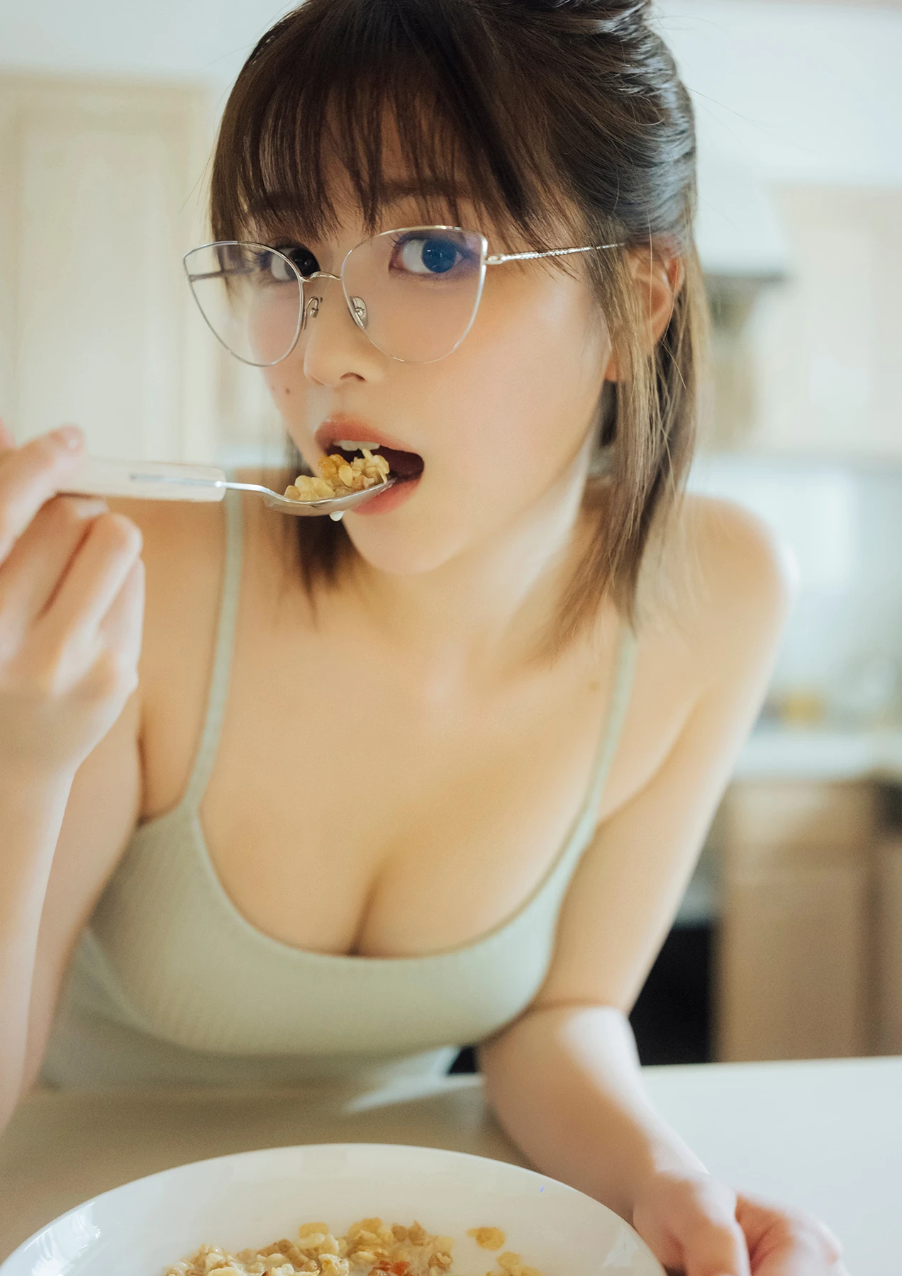 Yuzuha Saeki 冴木柚葉 – STRiKE! デジタル写真集 「EVERYDAY」 - P24