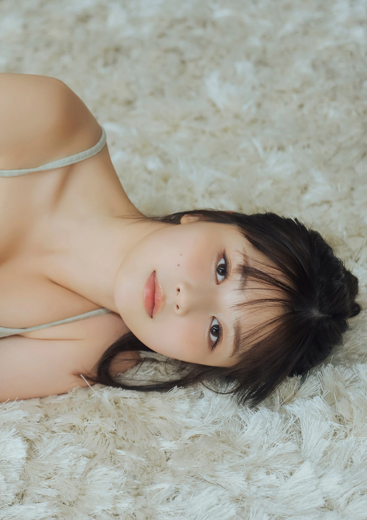 Yuzuha Saeki 冴木柚葉 – STRiKE! デジタル写真集 「EVERYDAY」 - P37