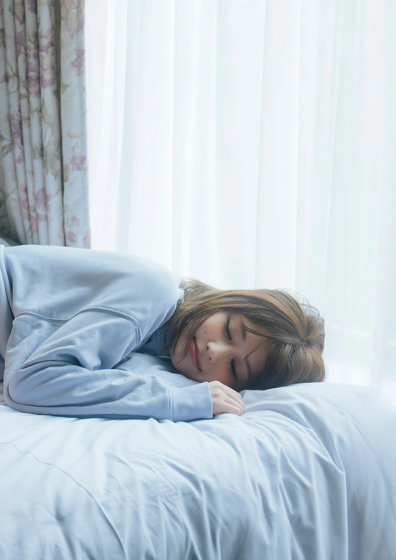 Yuzuha Saeki 冴木柚葉 – STRiKE! デジタル写真集 「EVERYDAY」 - P3