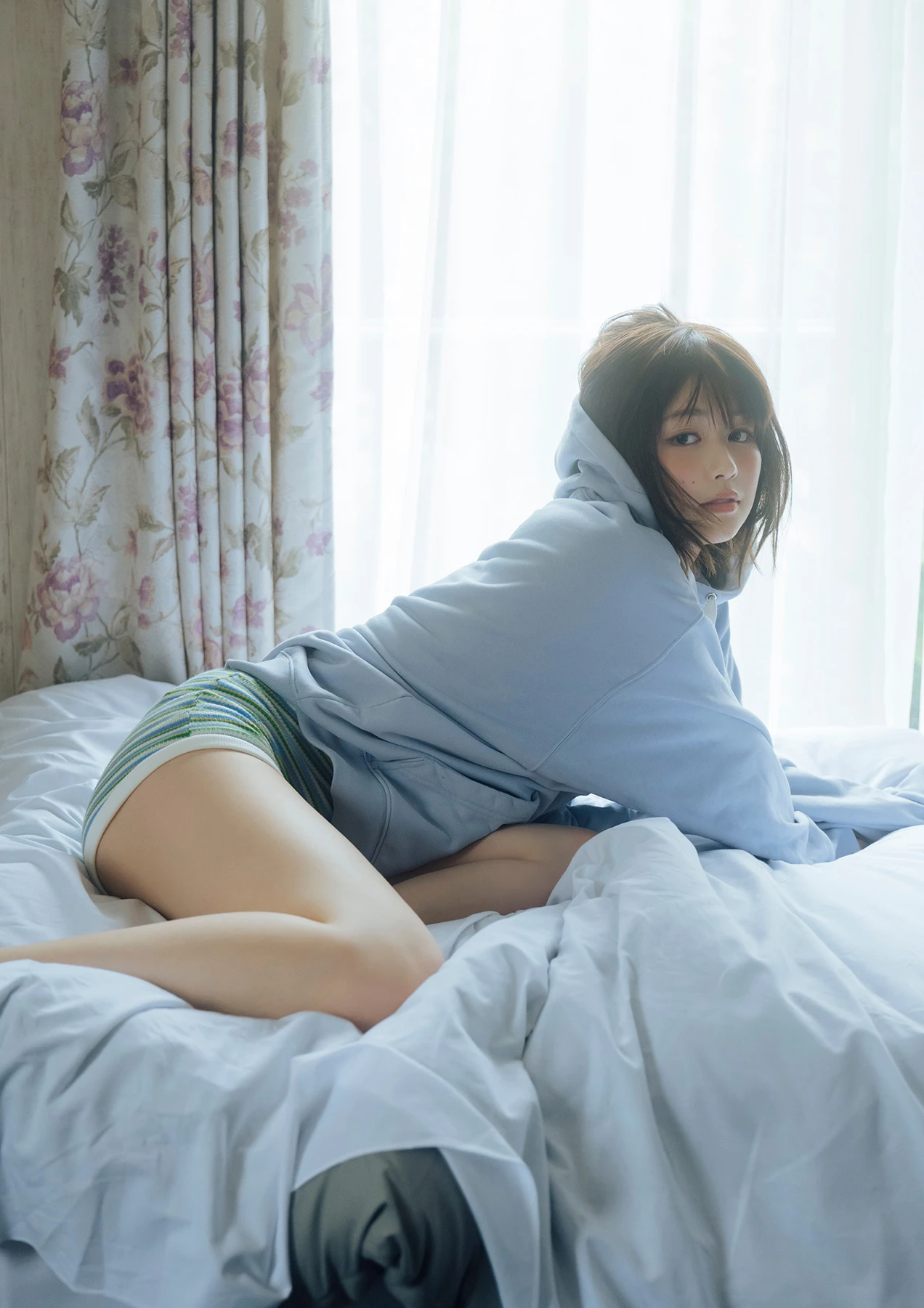 Yuzuha Saeki 冴木柚葉 – STRiKE! デジタル写真集 「EVERYDAY」 - P4
