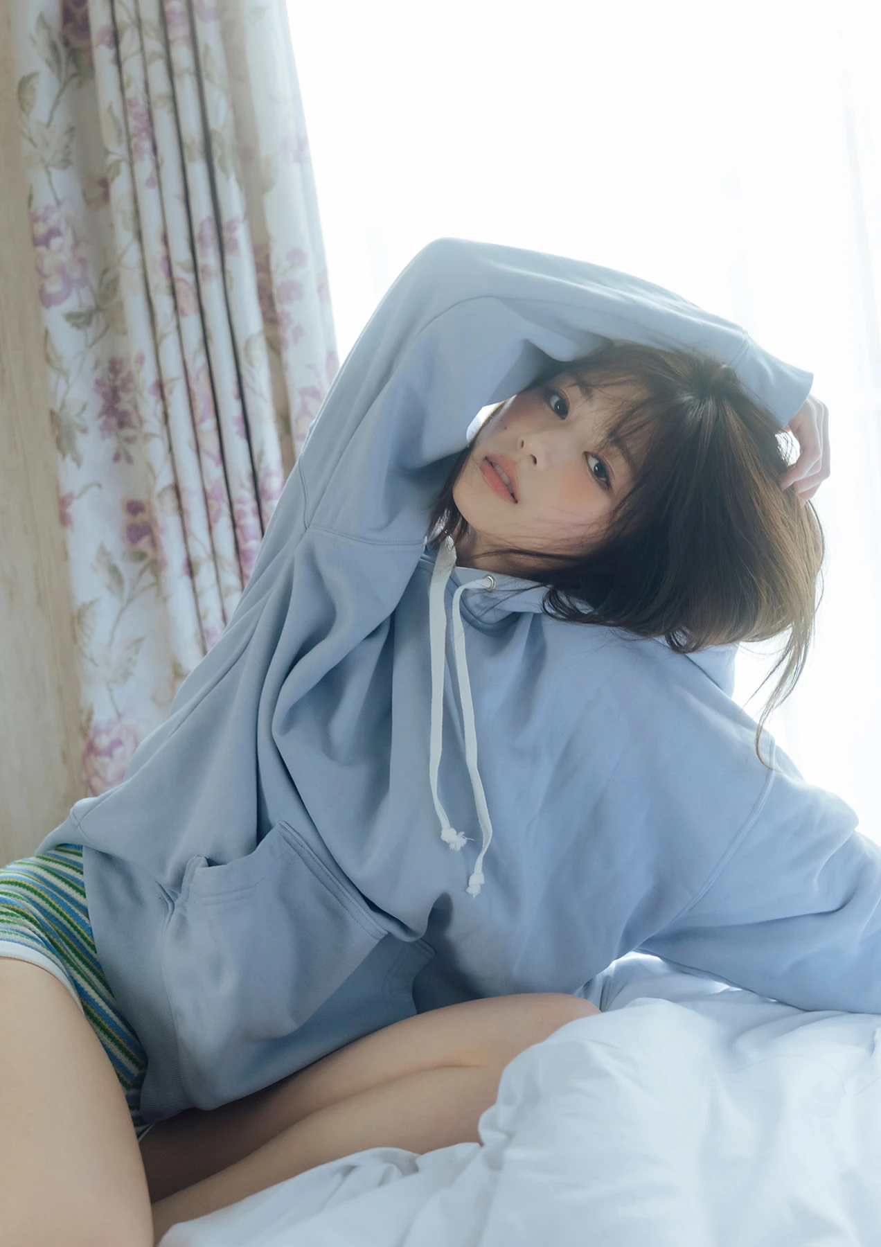 Yuzuha Saeki 冴木柚葉 – STRiKE! デジタル写真集 「EVERYDAY」 - P5