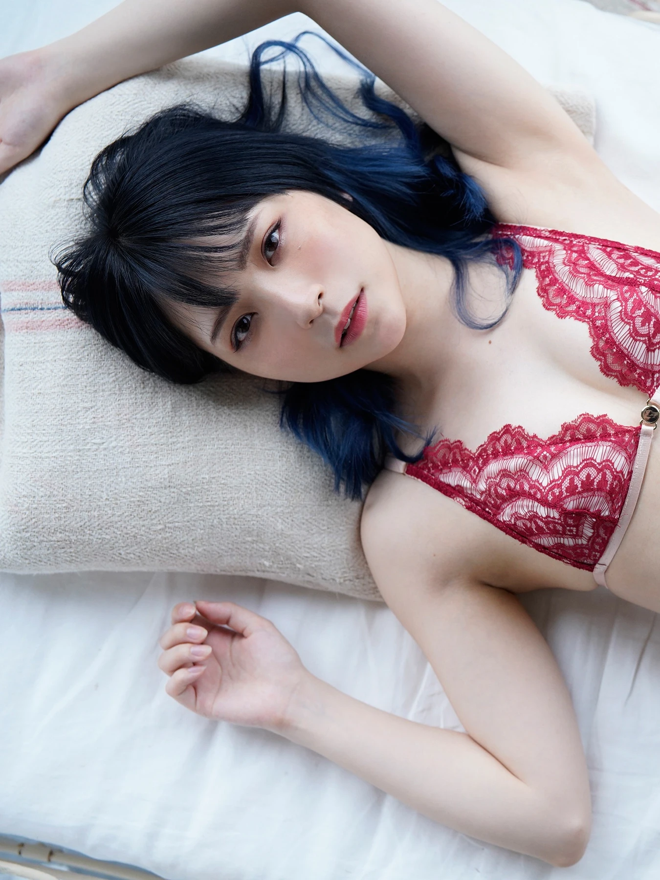 Marina Amatsu あまつまりな – ヤングチャンピオンデジグラ 「あまつ様の向う側」 - P38