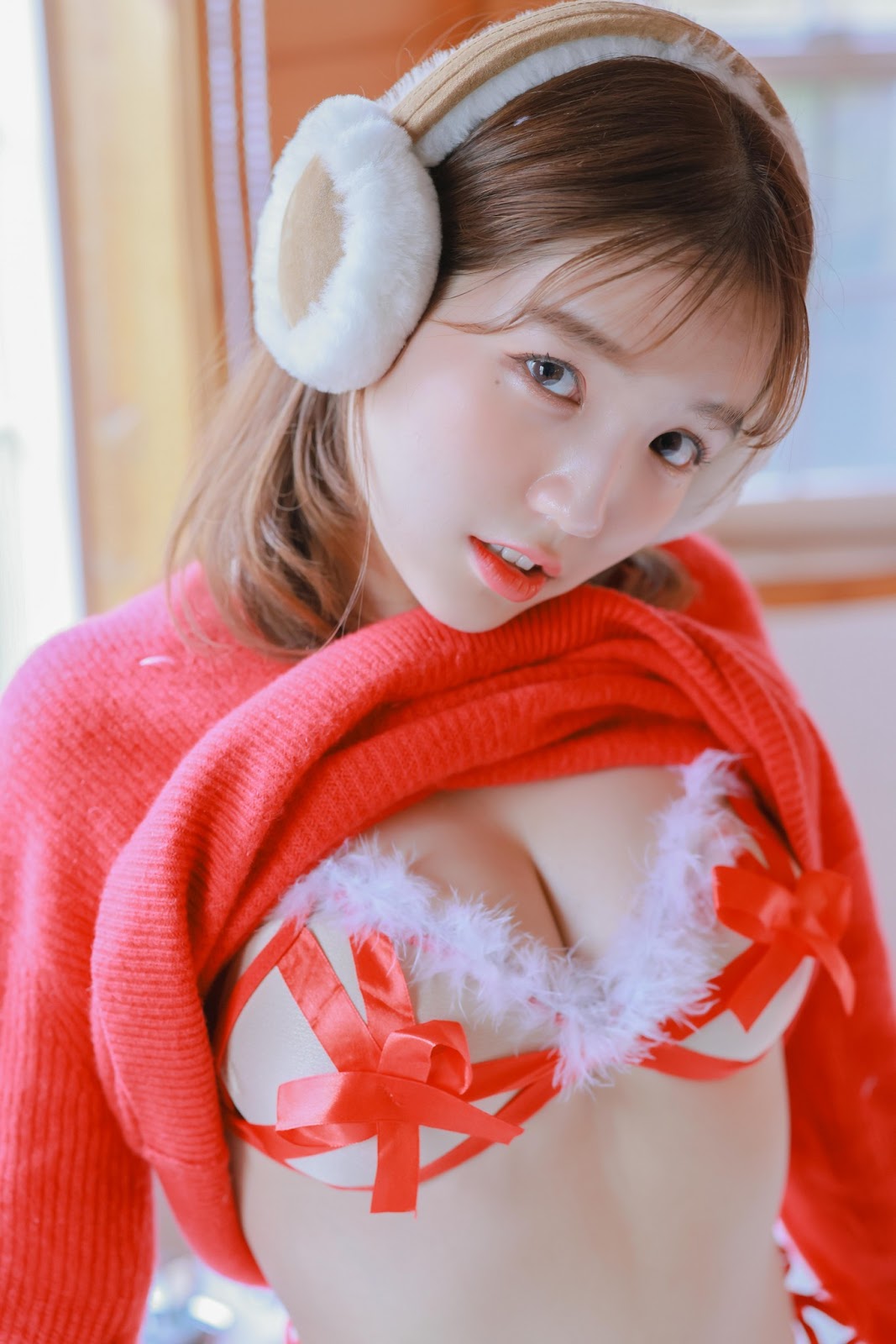 [SWEETBOX] YOONVELY – SWTB Vol.26 – Santa Girl - P60
