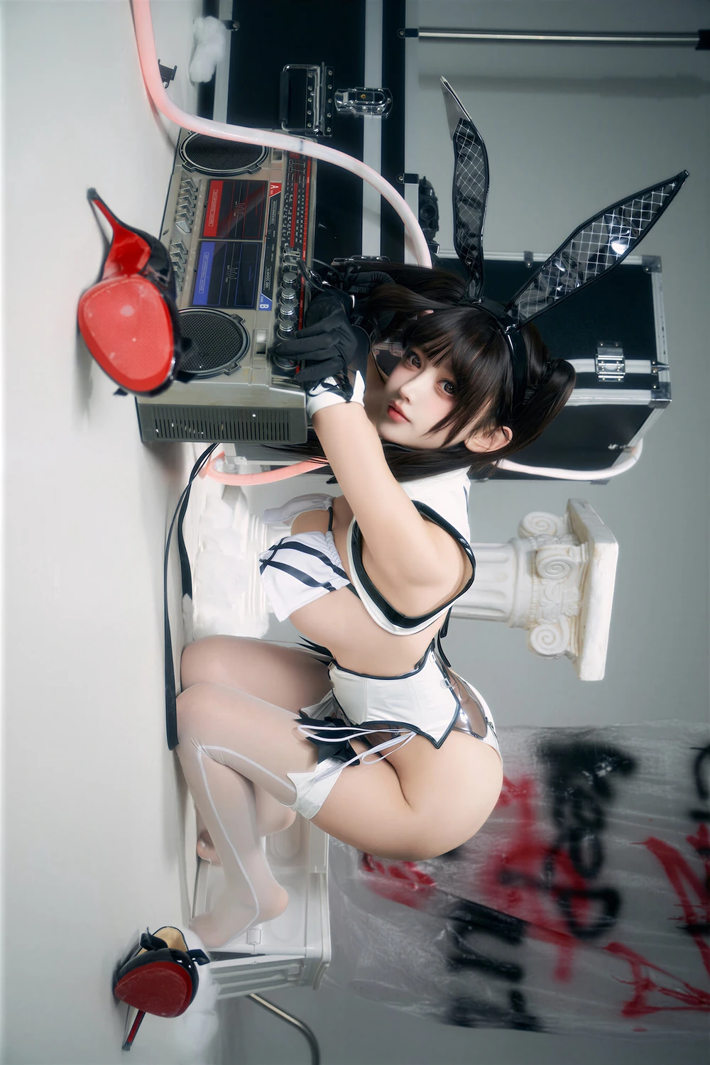 Cosplay 过期米线线喵 – Nikke胜利女神 贝伊闪耀兔女郎 - P46