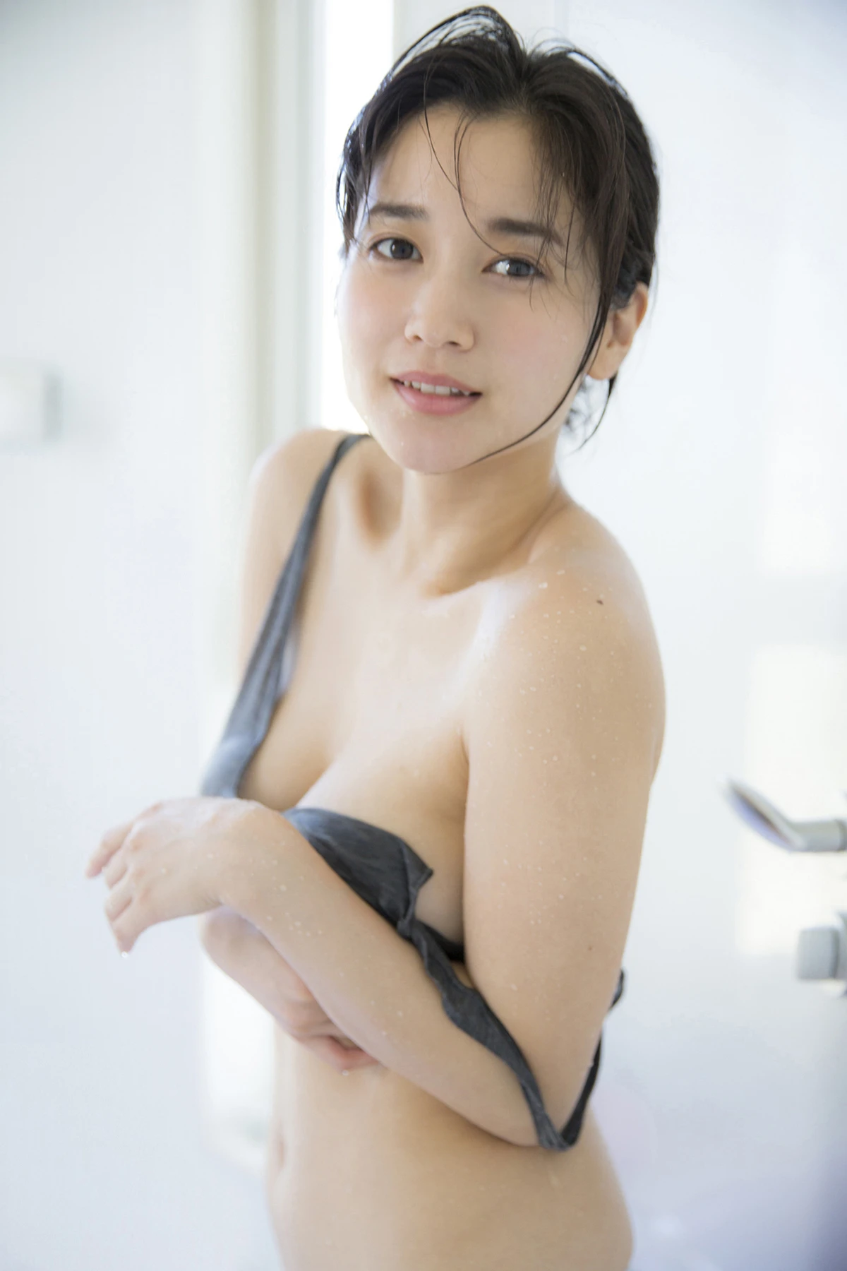 Arisa Deguchi 出口亜梨沙 – FRIDAYデジタル写真集 「あふれる生バスト」 - P87