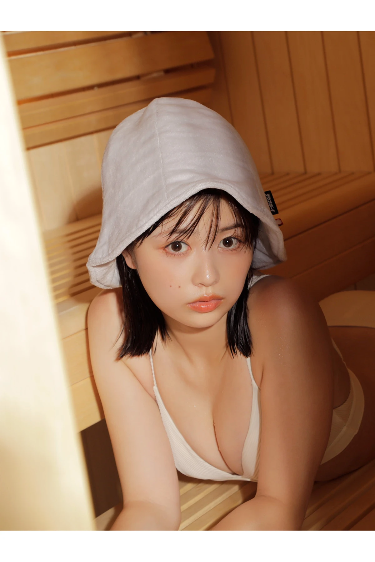 Yuzuha Saeki 冴木柚葉 – 写真集 「ゆずサウナ」 - P27
