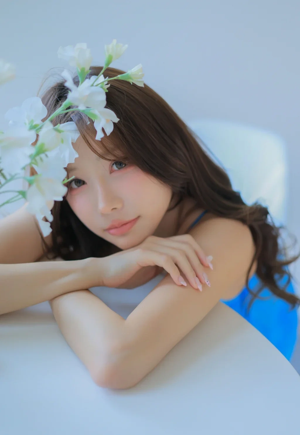 YeonYu (연유): Blue (101 photos) - P24