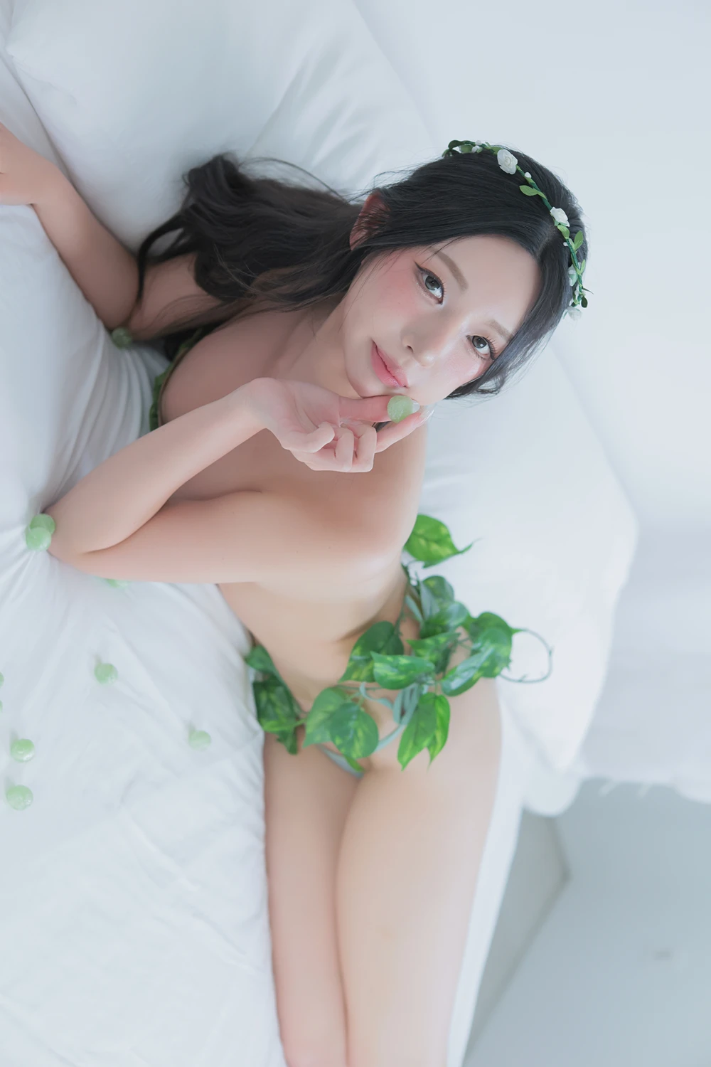 Dongeuran 동그란 – PhotoBook 「Green」 Vol.02 - P2