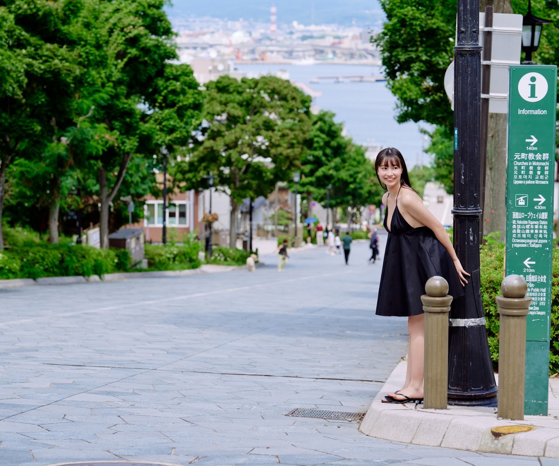 [JP] Aoi Mizobata (溝端葵) – 【大増量】 「100万ドルの笑顔の先に―」 (週プレ PHOTO BOOK) - P9
