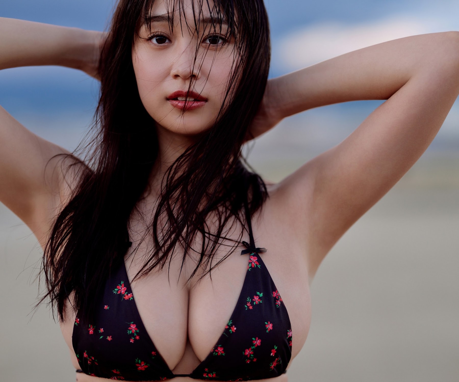 [JP] Aoi Mizobata (溝端葵) – 【大増量】 「100万ドルの笑顔の先に―」 (週プレ PHOTO BOOK) - P111