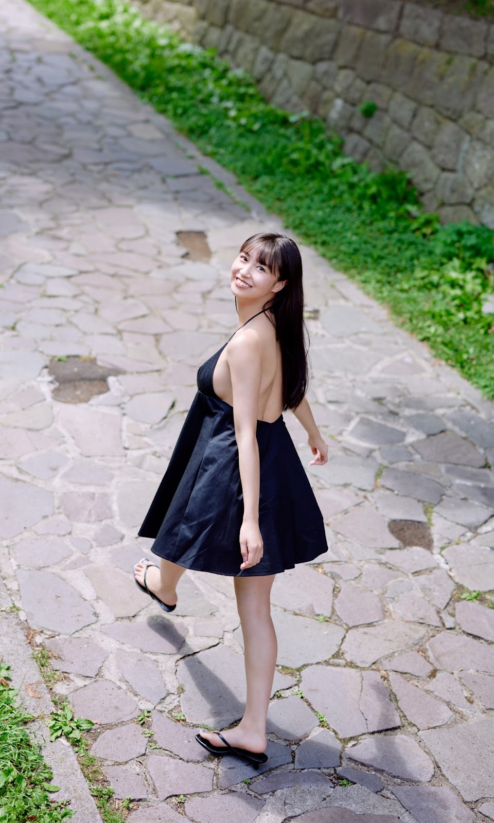 [JP] Aoi Mizobata (溝端葵) – 【大増量】 「100万ドルの笑顔の先に―」 (週プレ PHOTO BOOK) - P2