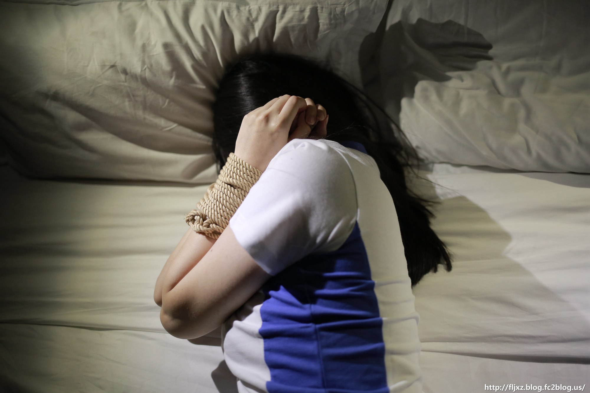 [軟軟醬] 捆綁女高中生 Tied Up High School Girl