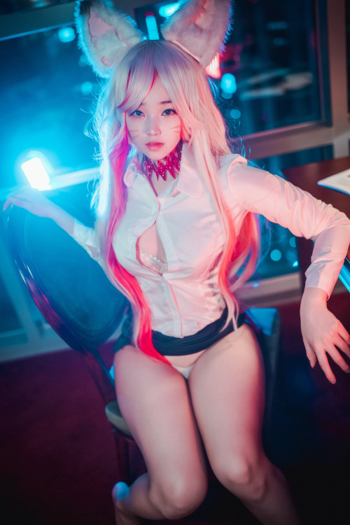 Bambi 밤비, [DJAWA] Kumiho in the Office