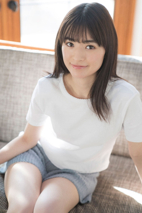 Mio Yūki 優希美青, ヤンマガWeb グラから見るか？ エモから見るか？
