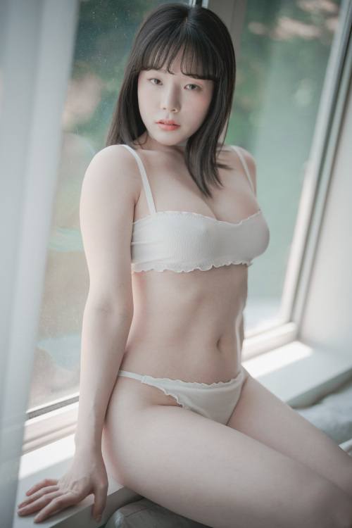 PIA 피아 (박서빈), [DJAWA] Cozy White Set.01